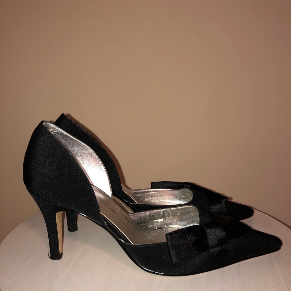 (3/1$10) Caparros Satin Heels with side bow